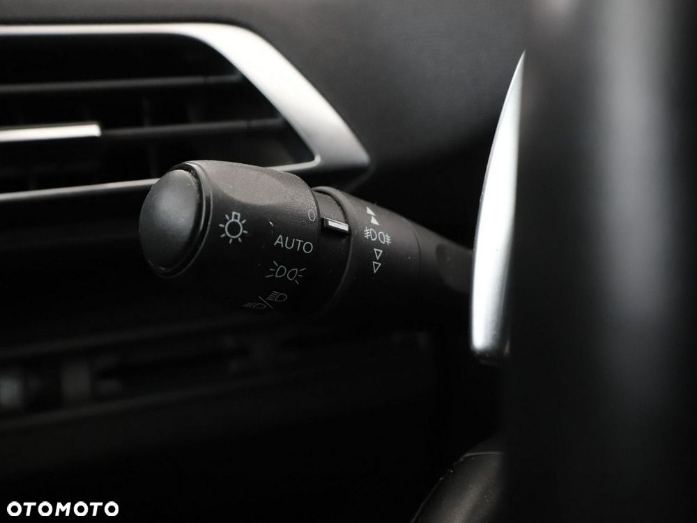 Peugeot 3008 BlueHDi 130 Stop & Start EAT8 Active Business-Paket - 38