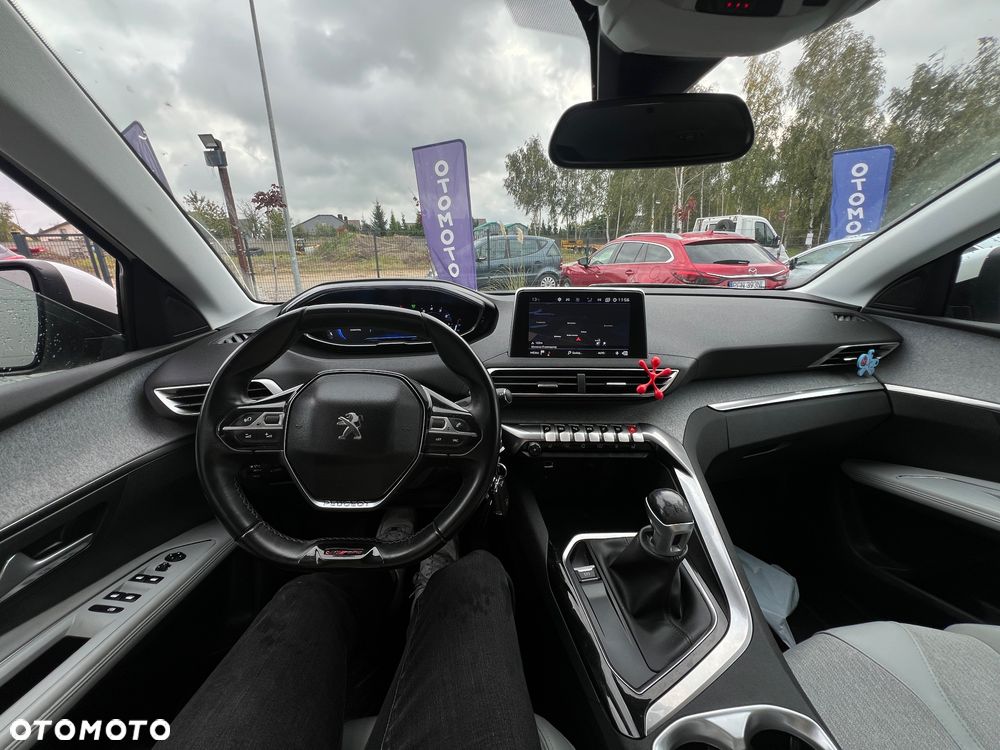 Peugeot 5008 1.2 PureTech Allure S&S - 18