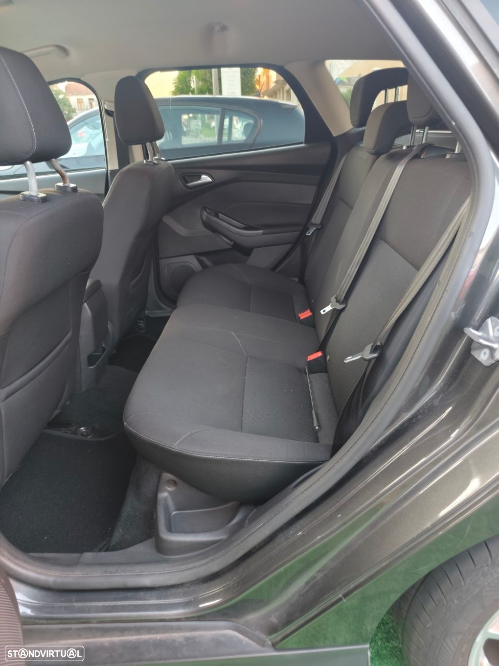 Ford Focus SW 1.5 TDCi EcoBlue Titanium - 36