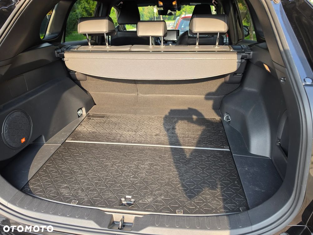 Toyota RAV4 2.5 Hybrid Black Edition by JBL 4x4 - 34