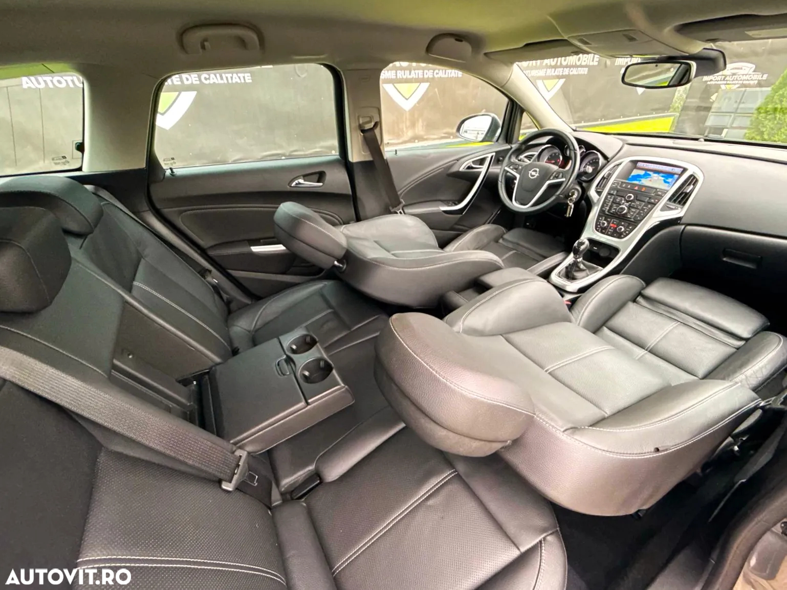 Opel Astra Sports Tourer 1.6 Turbo ECOTEC Cosmo - 27