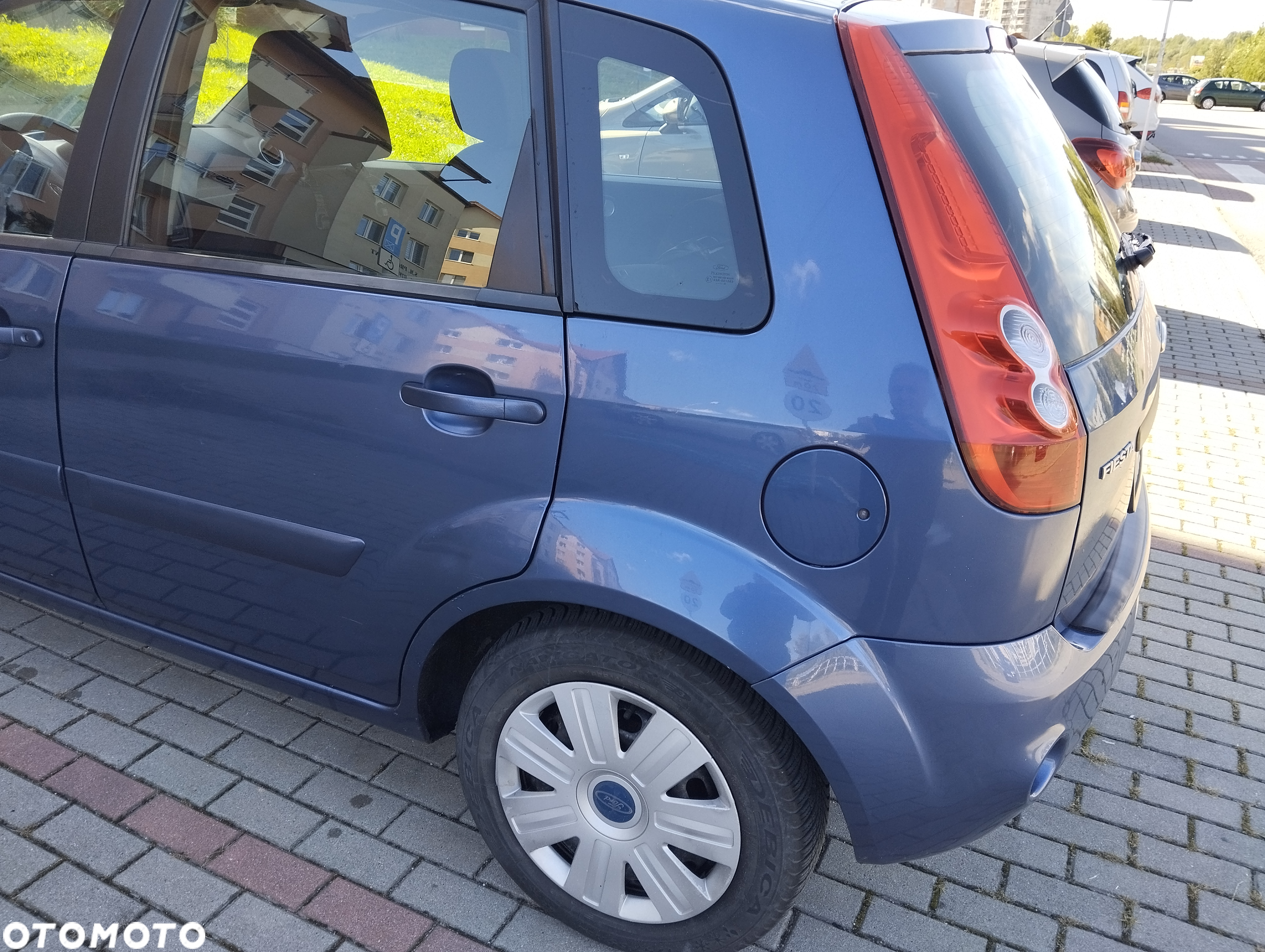 Ford Fiesta 1.4 Ambiente - 4