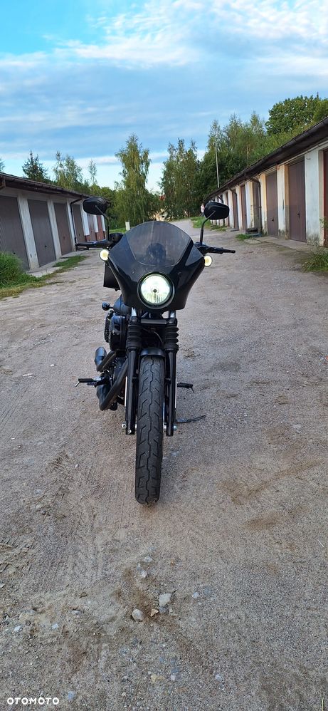 Harley-Davidson Sportster Iron 883 - 2