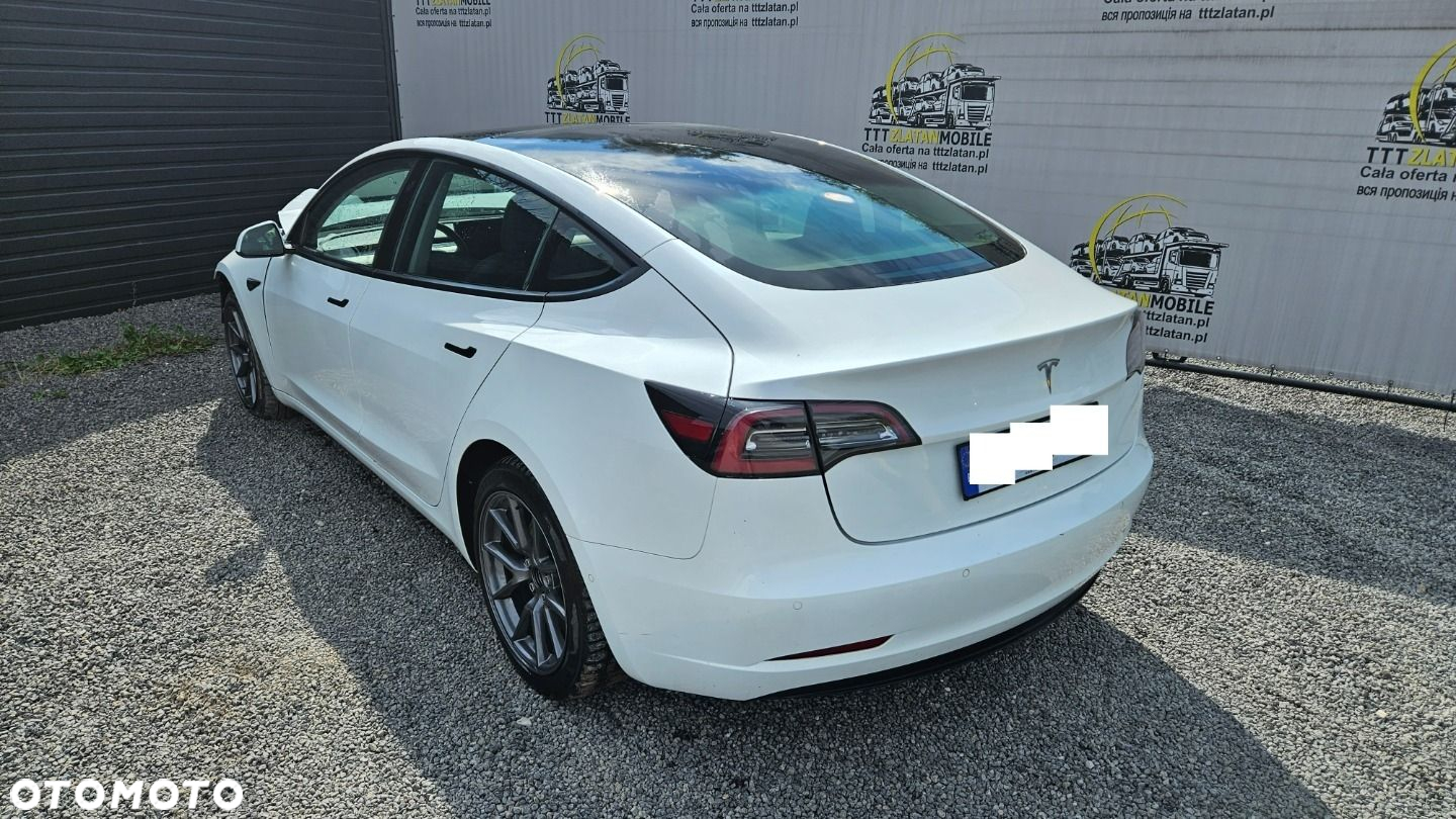 Tesla Model 3 - 5