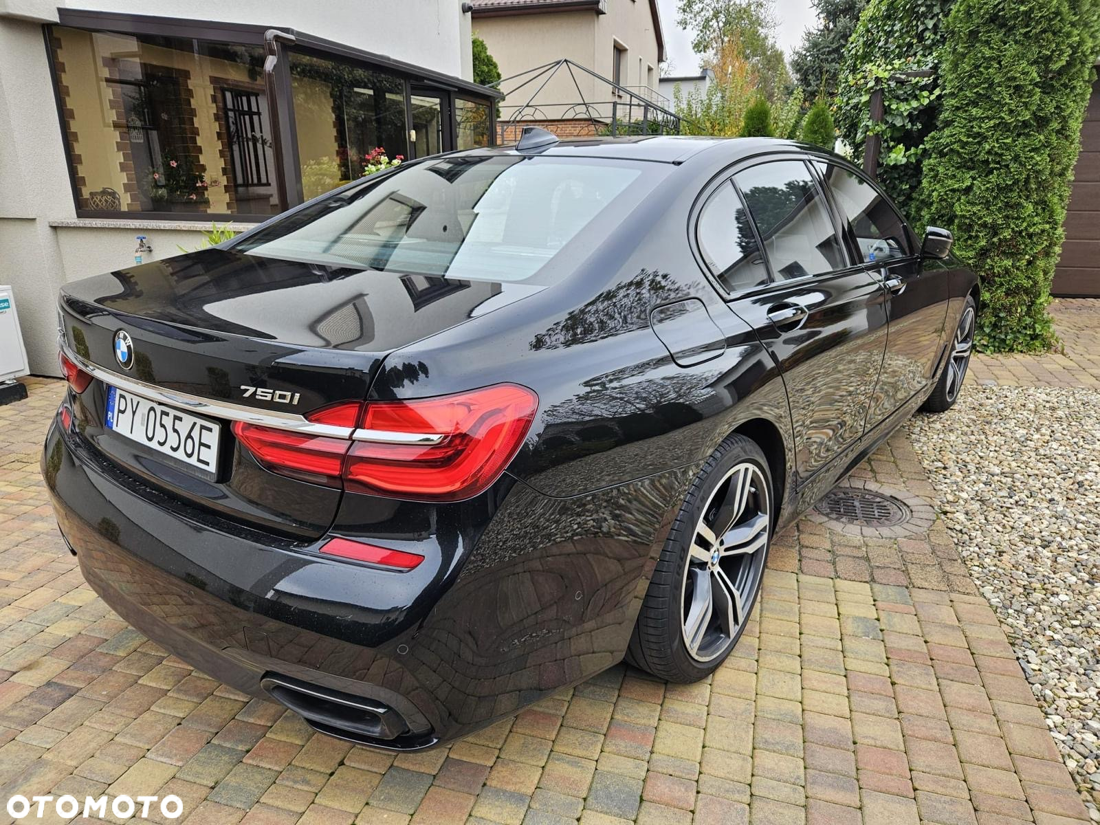 BMW Seria 7 750i xDrive - 6