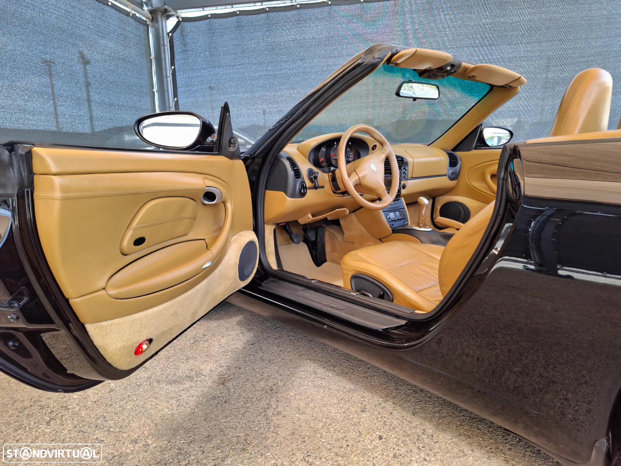 Porsche 911 (996) Carrera Cabrio - 29