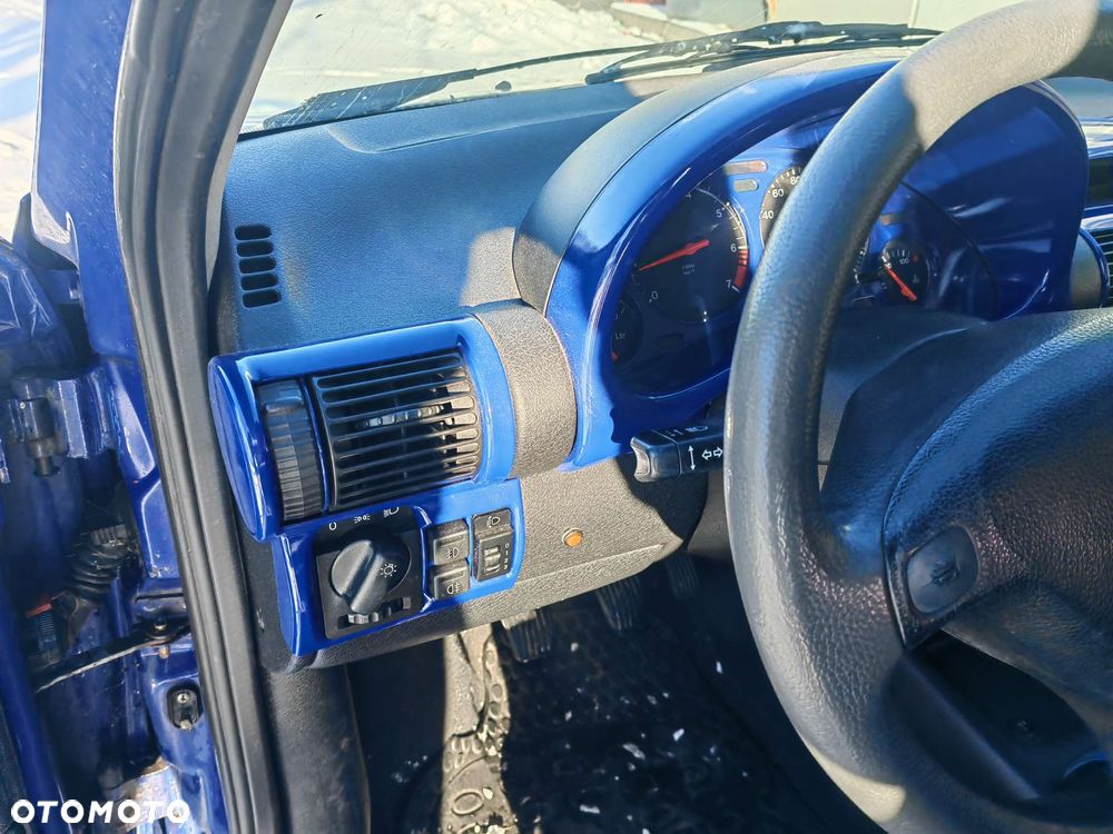 Opel Corsa 1.2 16V Sport - 10