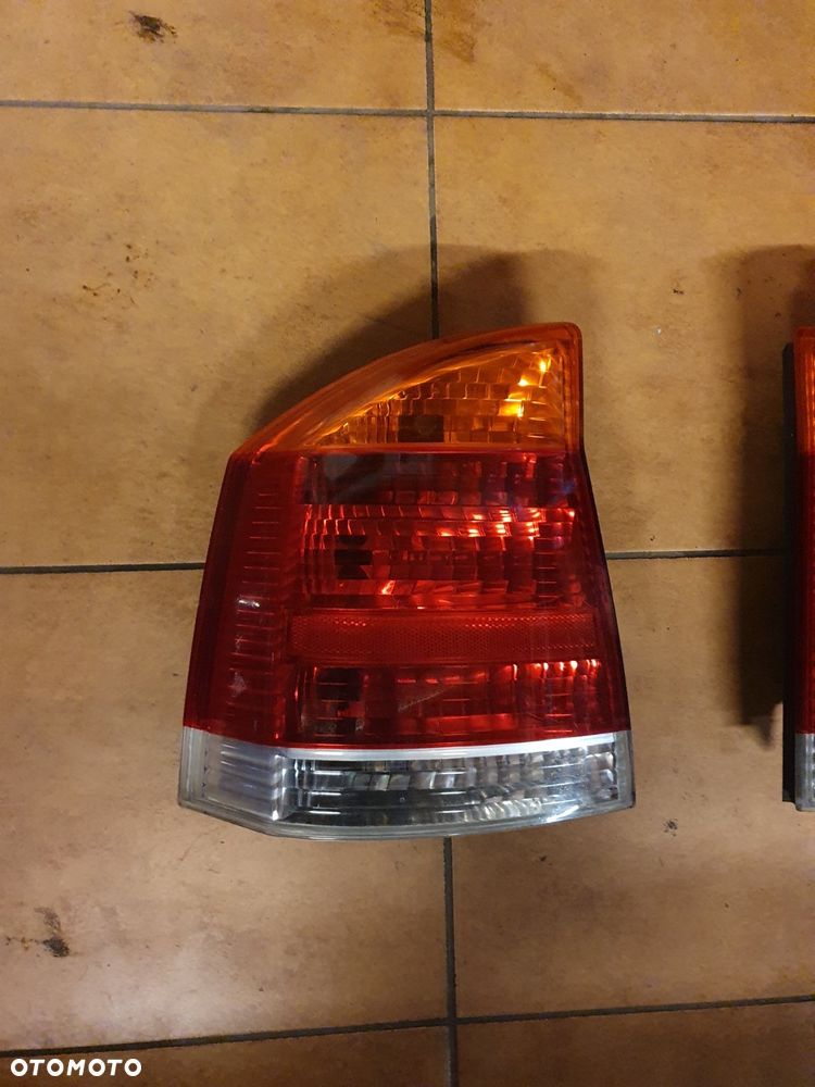 LAMPA L/P TYŁ OPEL VECTA C - 2