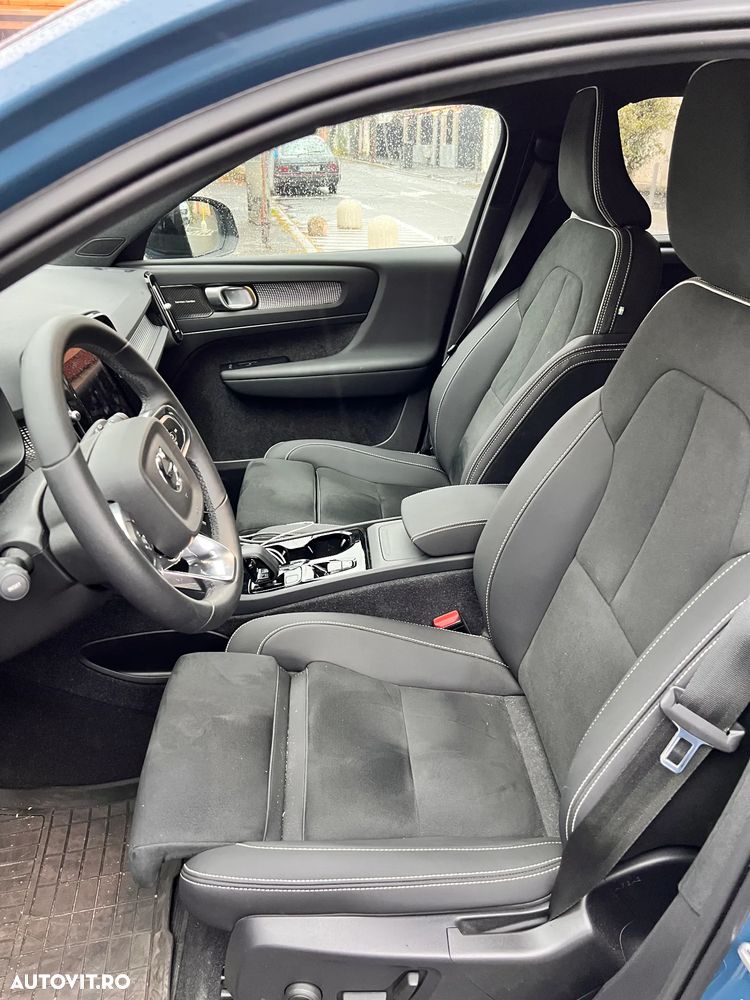 Volvo XC 40 B4 AT FWD MHEV Plus Dark - 12