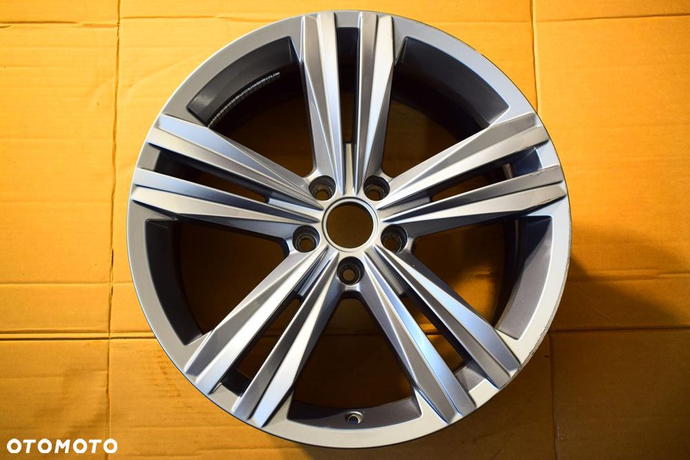 VW 19'' ,,R-Line'' Touareg III 760 Nowy Model! Oryginał! - 1