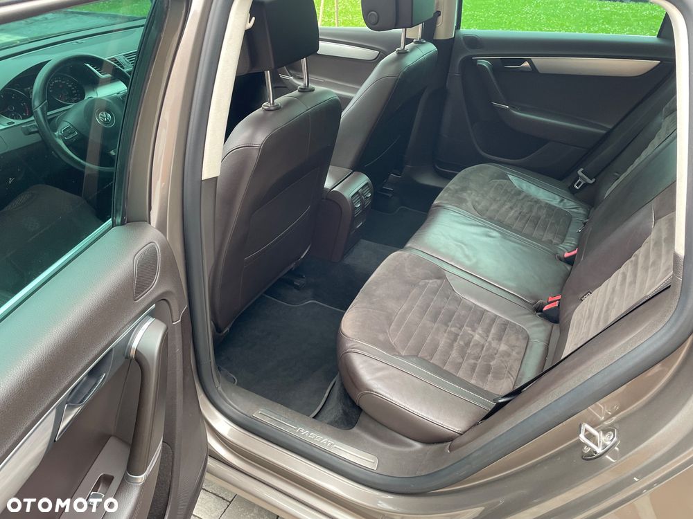 Volkswagen Passat 2.0 TDI Highline - 10