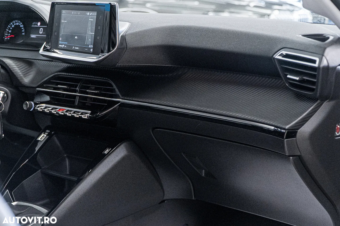 Peugeot 208 1.2L PureTech 100 S&S BVM6 Allure - 33