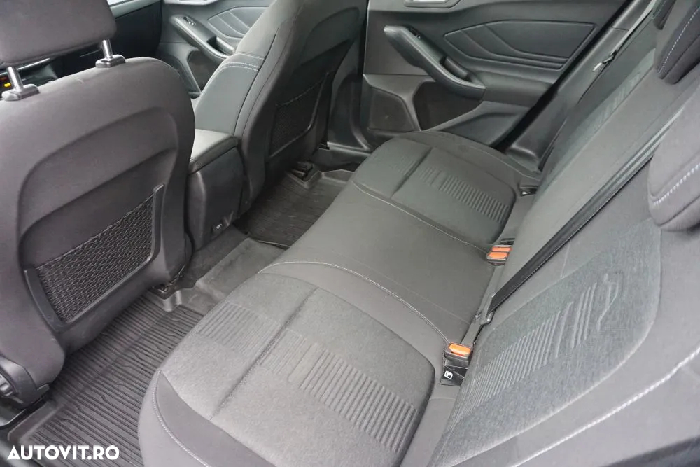 Ford Focus 1.0 EcoBoost Active - 18