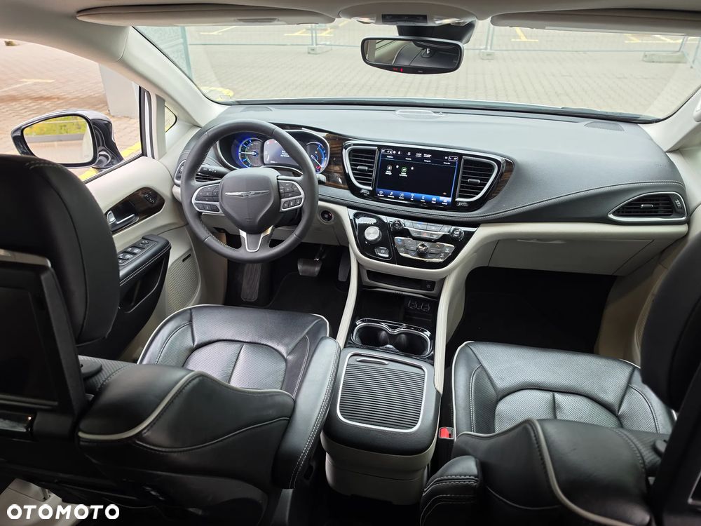 Chrysler Pacifica - 23