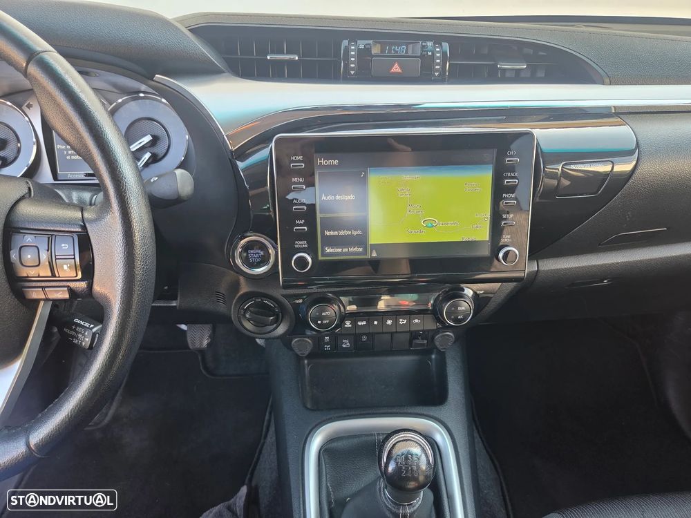 Toyota Hilux 2.4 D-4D 4WD CD CM - 18