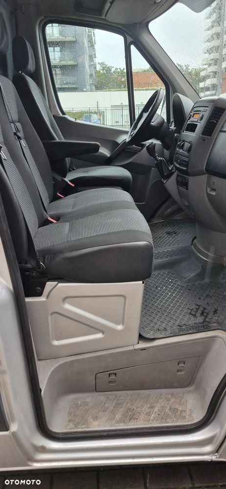 Mercedes-Benz Sprinter - 25