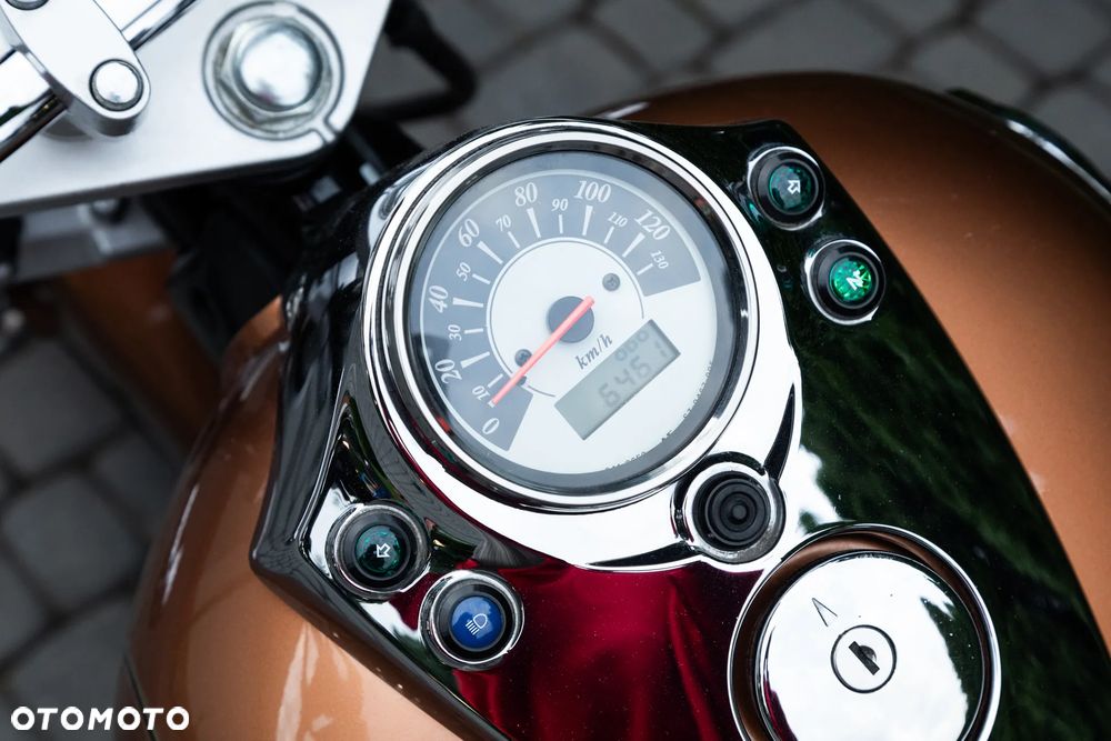 Suzuki Intruder - 7