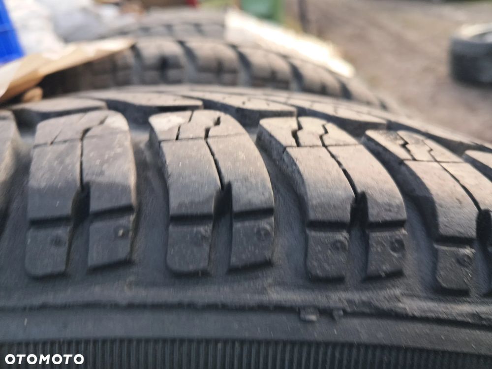 Opony Zimowe Dębica Navigator 165/65R14 06T18R - 2