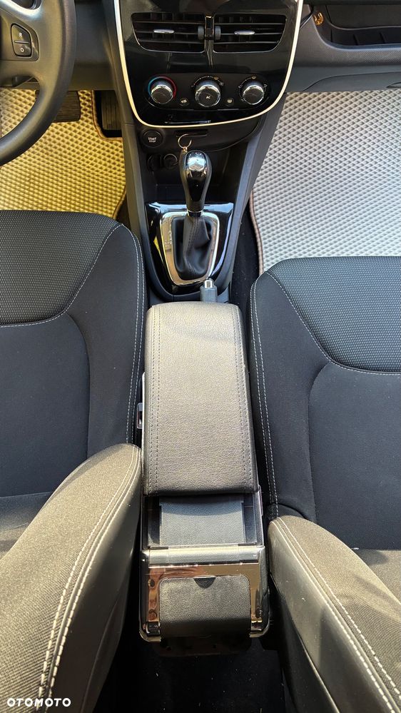 Renault Clio - 32