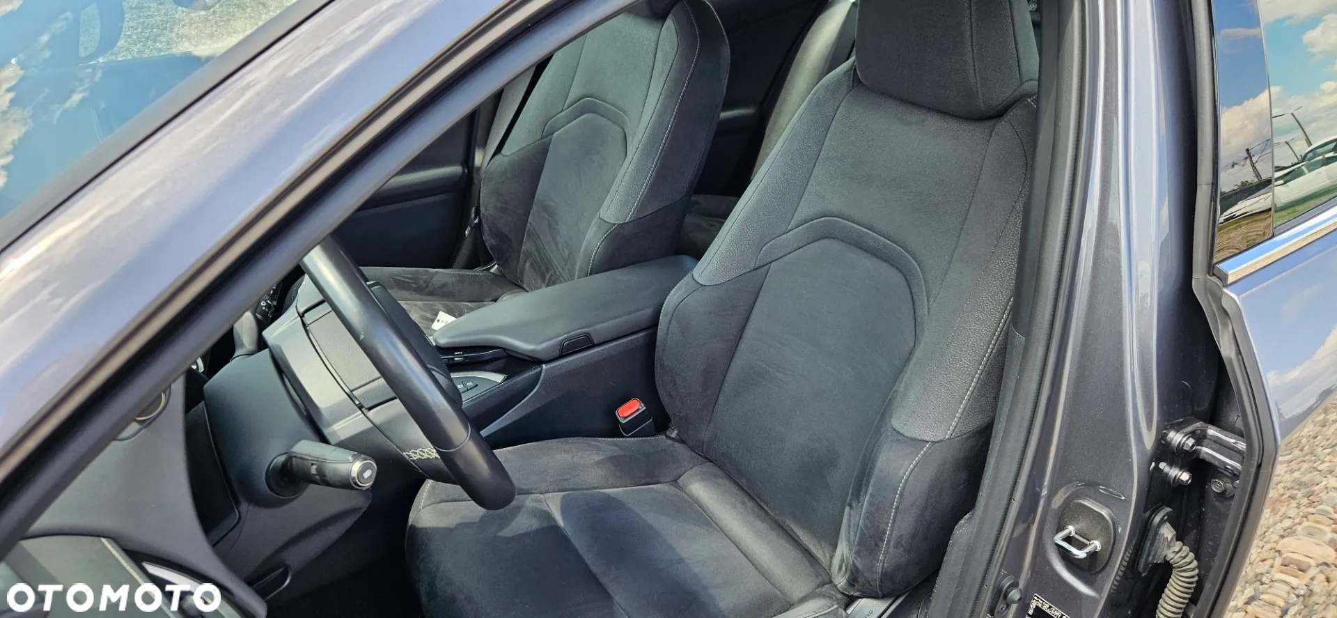 Lexus UX 250h - 19