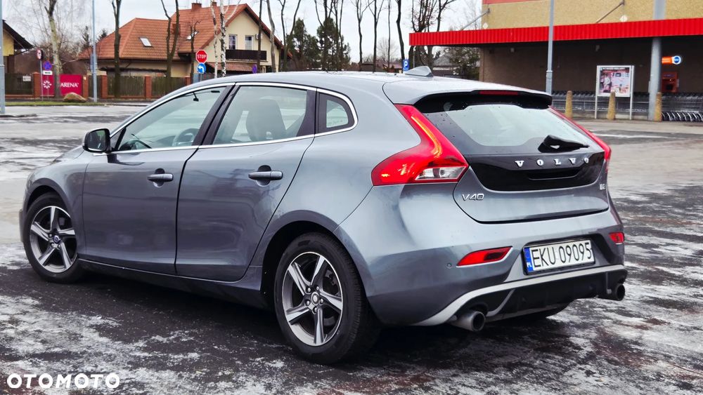 Volvo V40 D2 R Design - 8