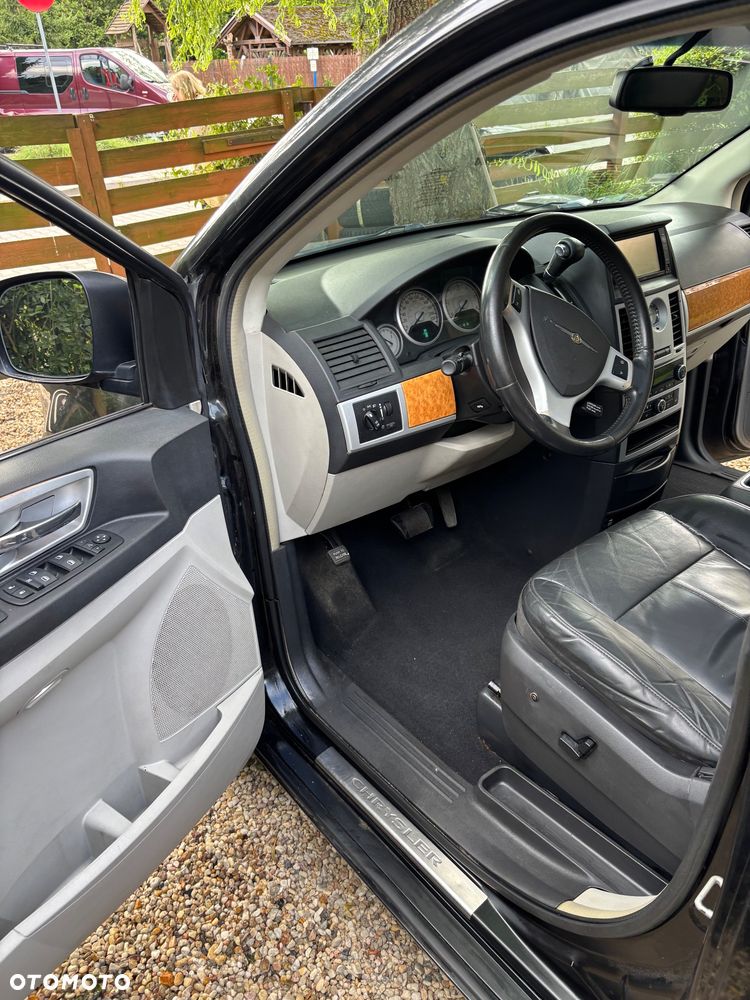 Chrysler Grand Voyager 2.8 CRD Limited - 28