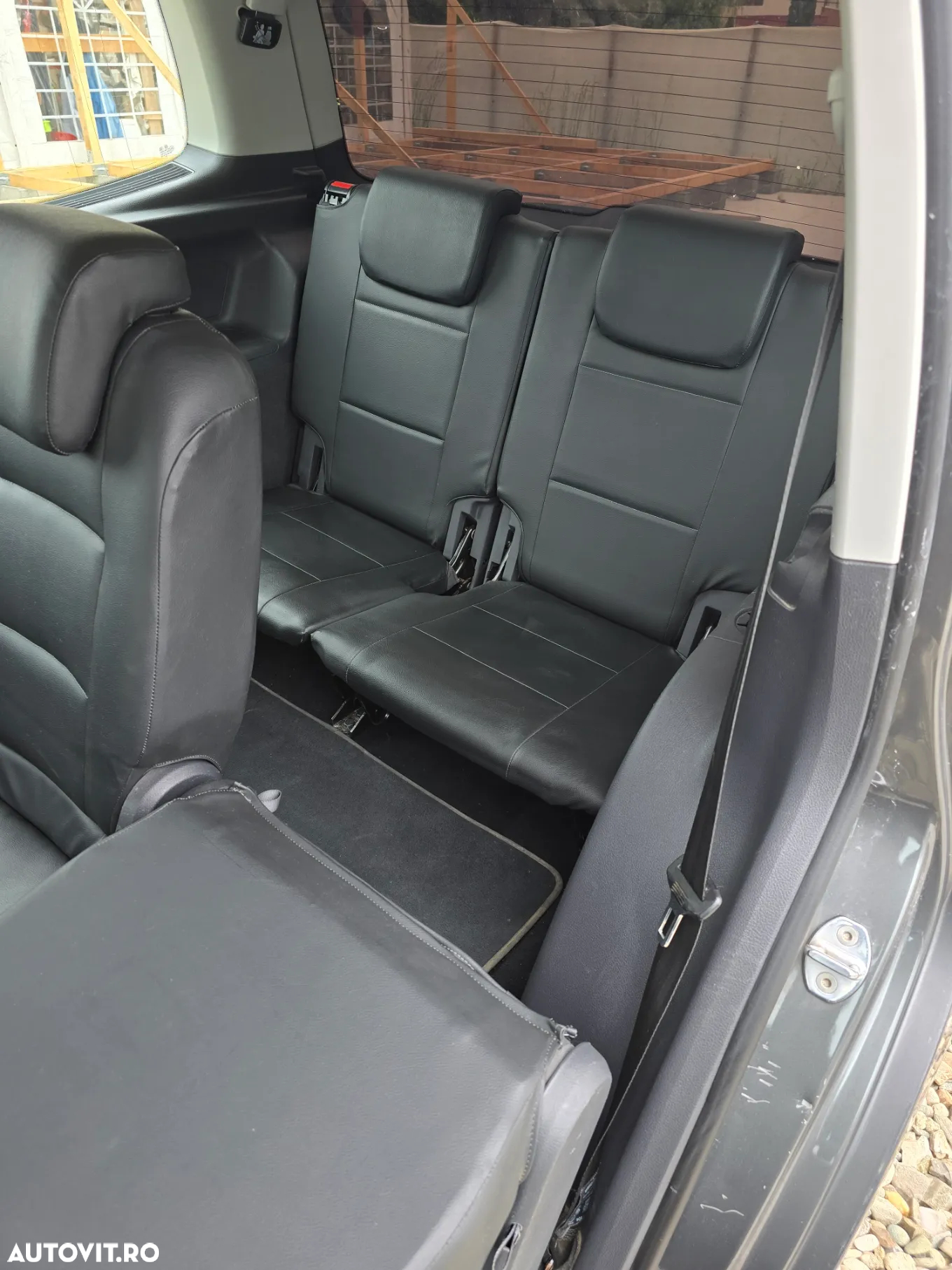 Volkswagen Touran 1.6 TDI BlueMotion Technology Comfortline - 16