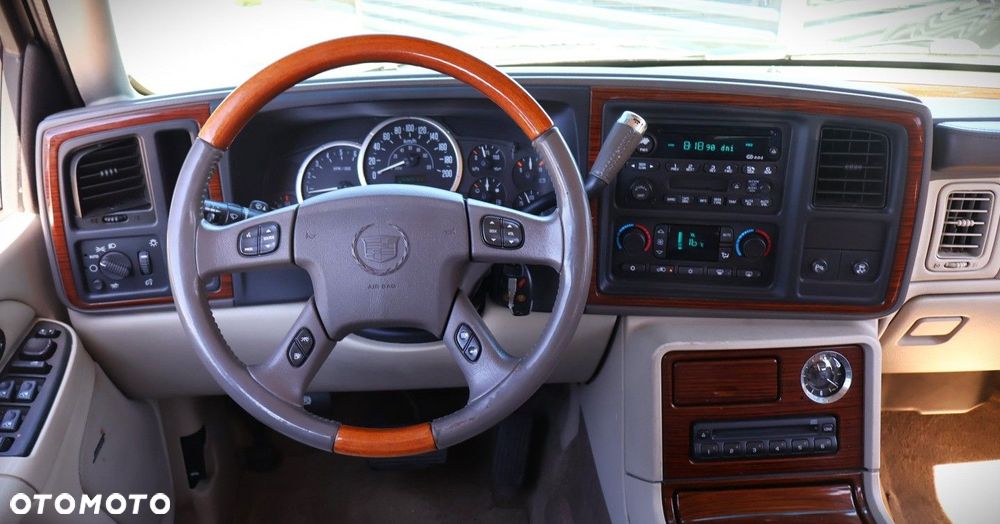 Cadillac Escalade - 11