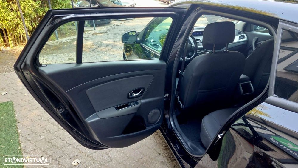 Renault Mégane Sport Tourer 1.5 dCi Dynamique SS - 12