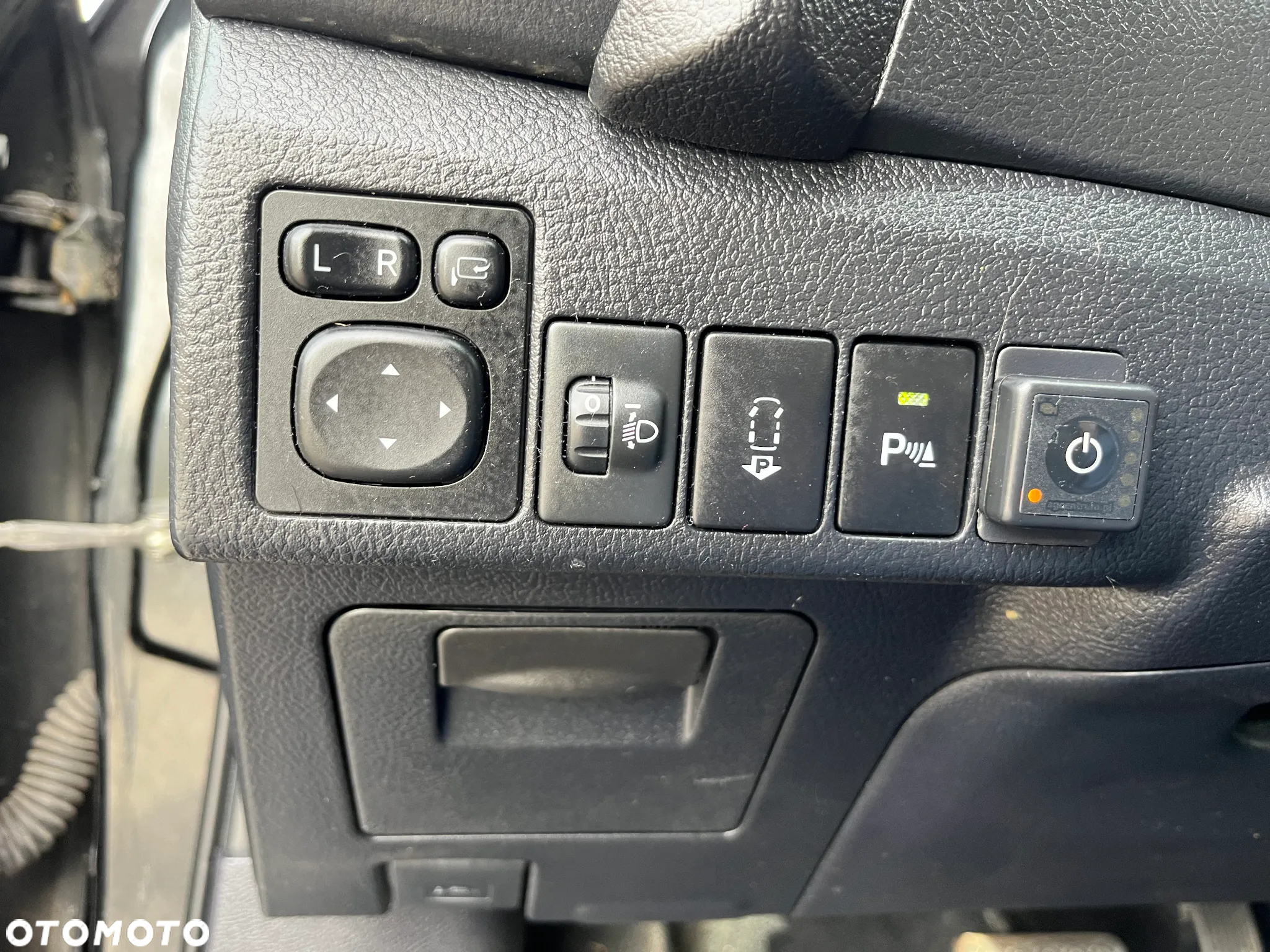 Toyota Auris 1.8 HSD Prestige NAVI - 18