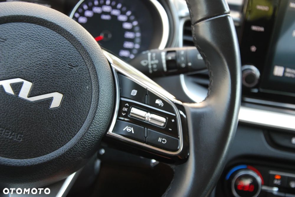 Kia Ceed - 30