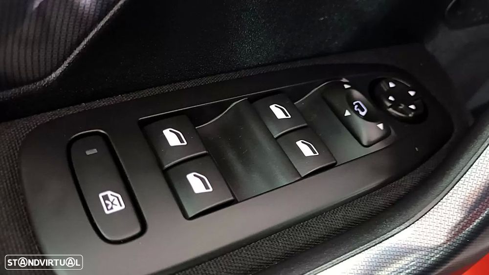 Peugeot 2008 1.2 PureTech Allure - 19