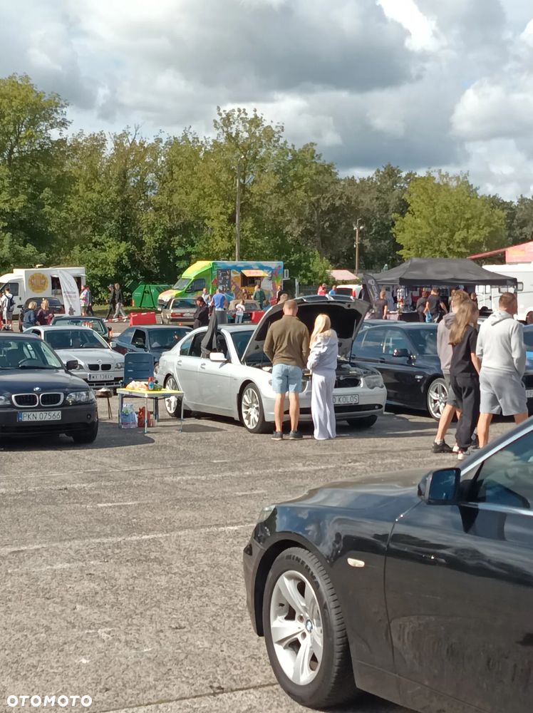 BMW Seria 7 745i - 18