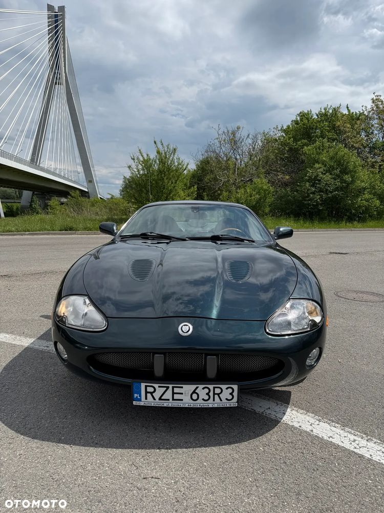 Jaguar XK - 4
