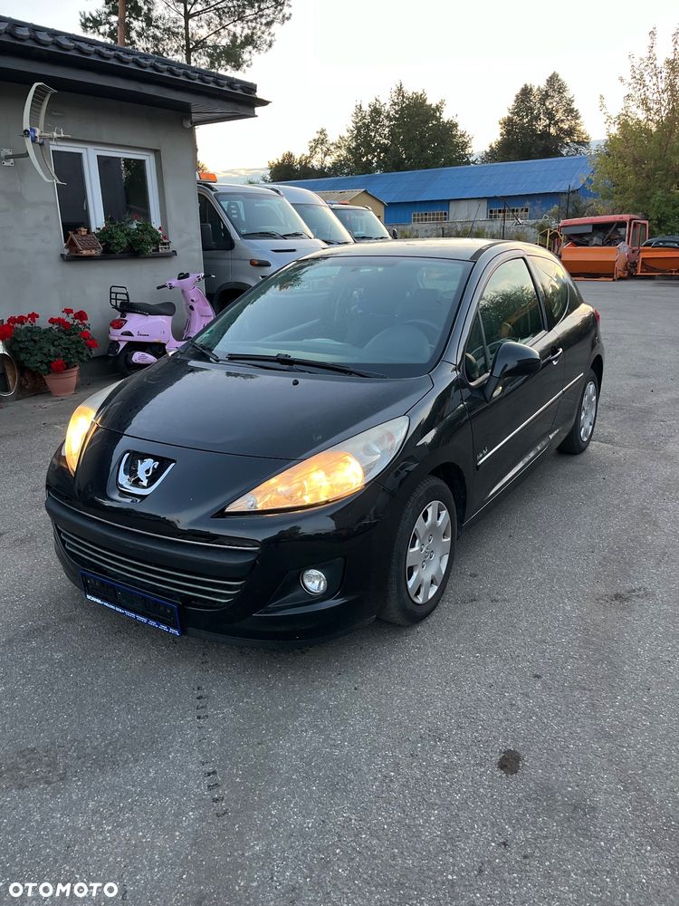 Peugeot 207 - 1
