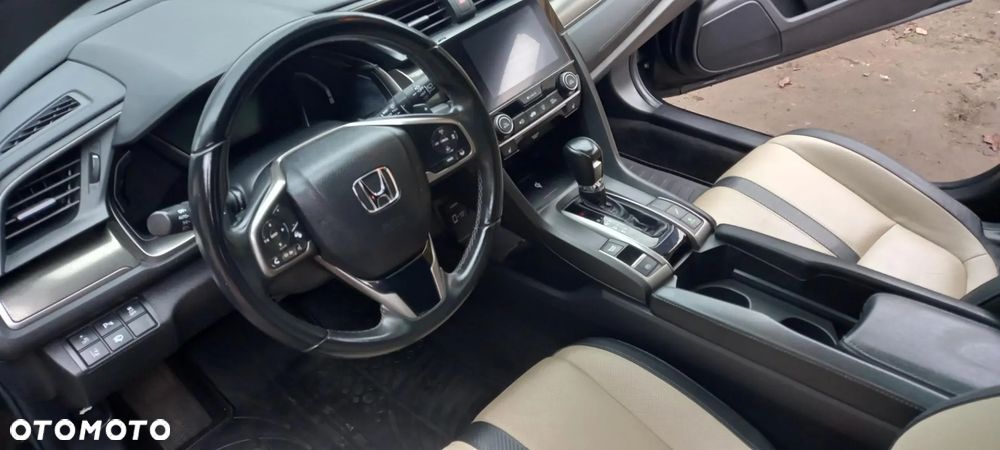 Honda Civic 1.5 i-VTEC Turbo CVT Prestige - 18