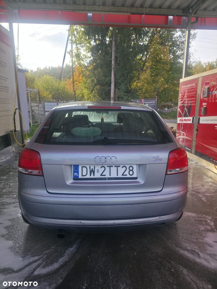 Audi A3 3-drzwiowe 1.6 Attraction - 12