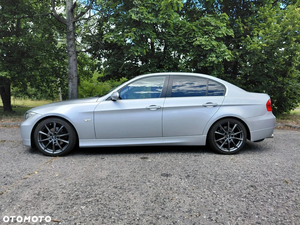 BMW Seria 3 325i - 4