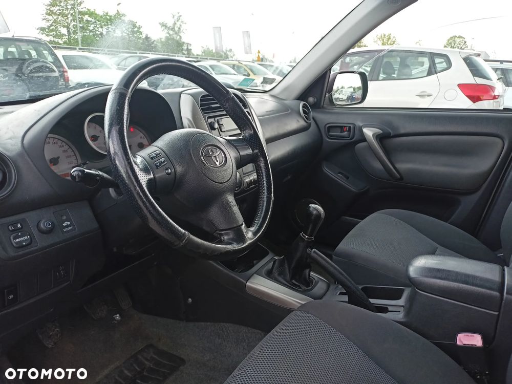 Toyota RAV4 2.0 VVT-i 4x4 - 7