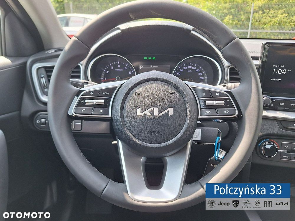 Kia Ceed - 11