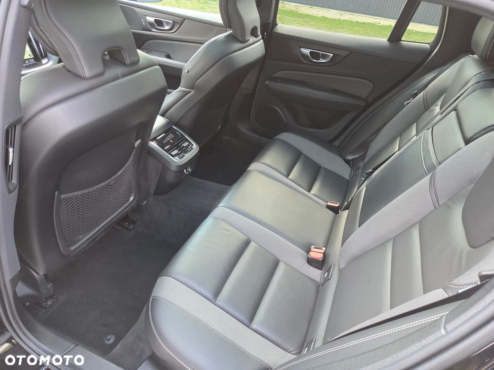 Volvo V60 D4 Geartronic R-Design - 10