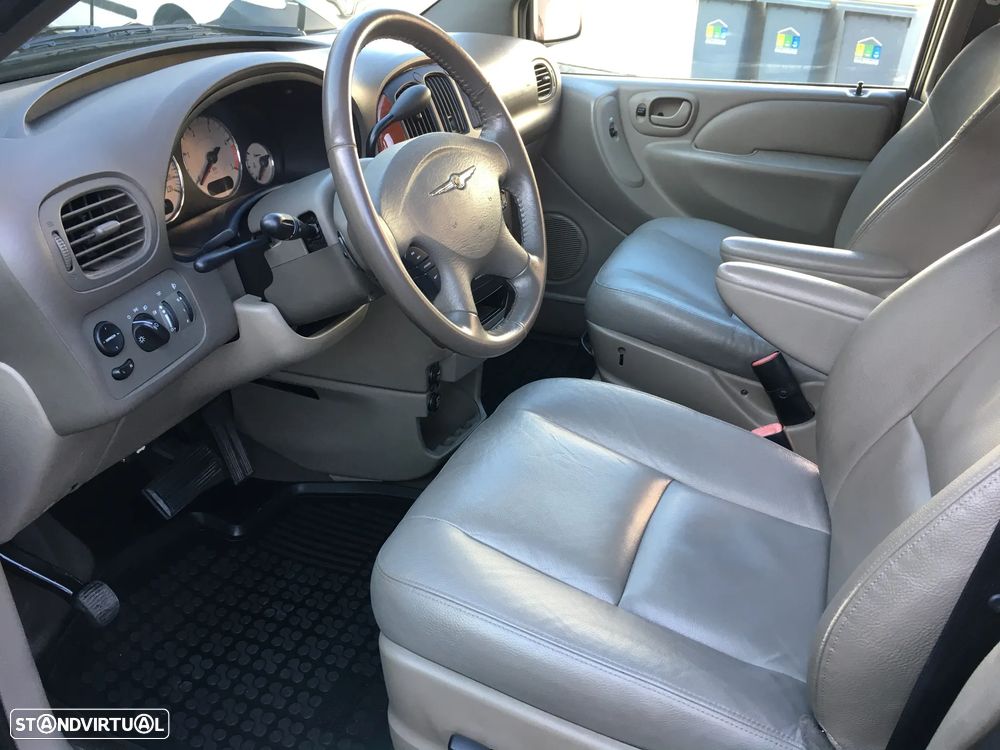 Chrysler Voyager 2.8 CRD ATX LX - 4