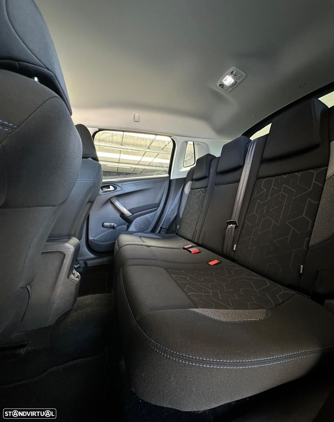 Peugeot 2008 1.2 PureTech Style - 26
