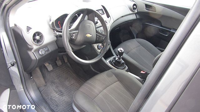 Chevrolet Aveo - 8