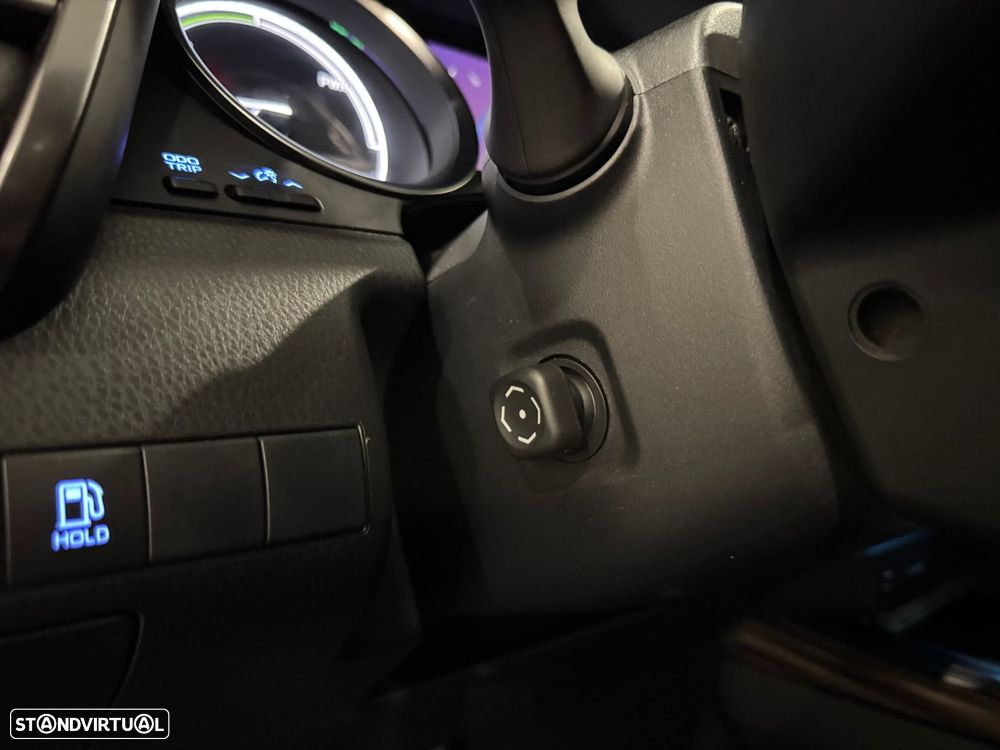 Toyota Camry 2.5 Hybrid Luxury - 51