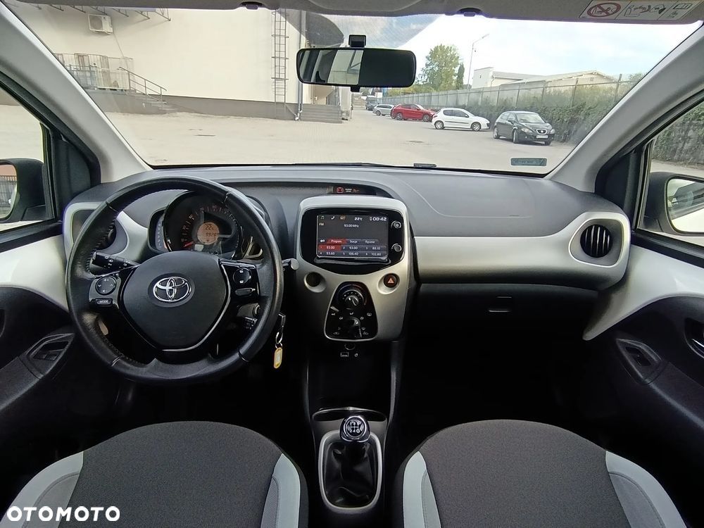 Toyota Aygo x-play - 6