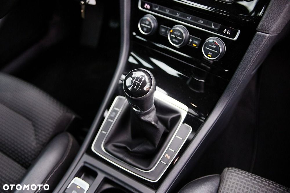 Volkswagen Golf Variant 1.4 TSI BlueMotion Technology Highline - 26