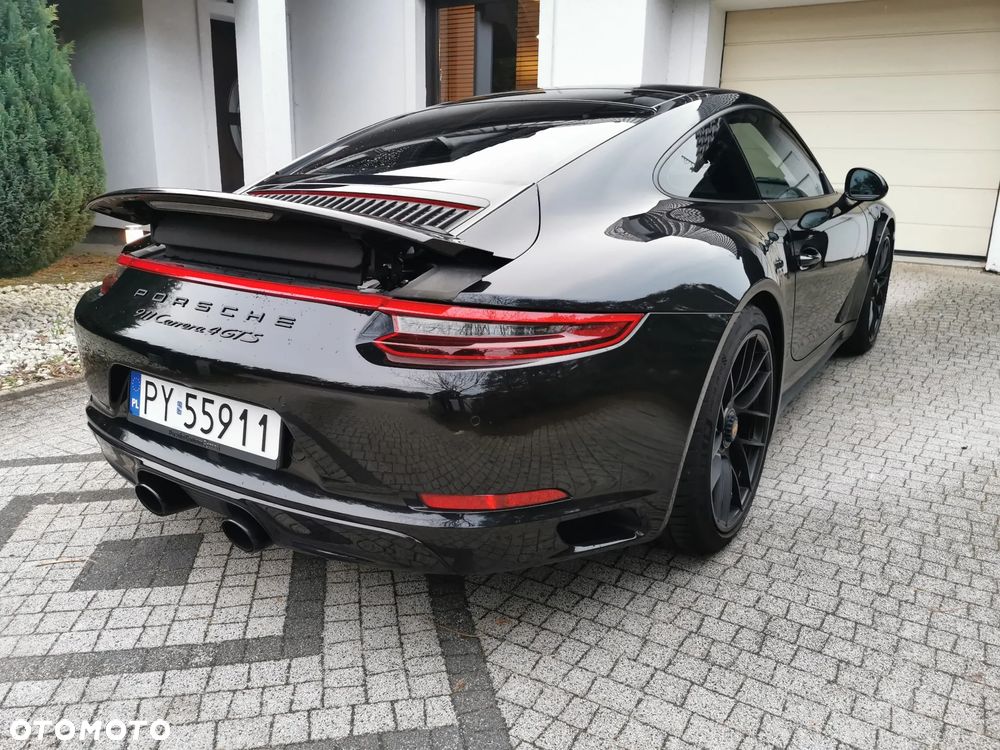 Porsche 911 Carrera 4 GTS PDK - 2