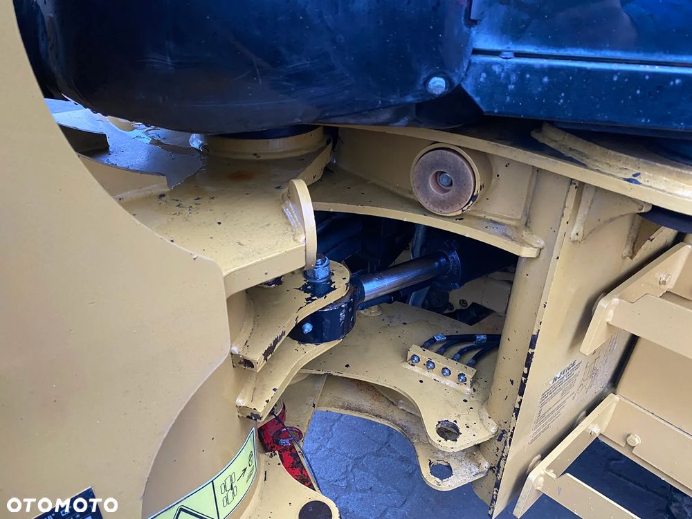 Caterpillar CAT 906, ŁYŻKA + WIDŁY, SUPER STAN, z NIEMIEC, SERWISOWANA W CAT - 23