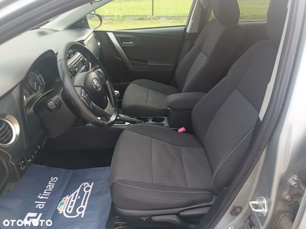 Toyota Auris 1.6 Valvematic Executive - 8